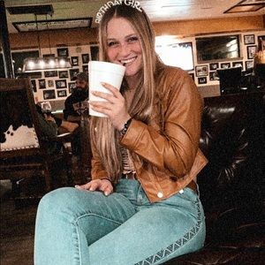 Meet your Posher, Lexi